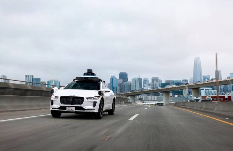 Waymo запуская автономные такси на скоростных трассах Америки
