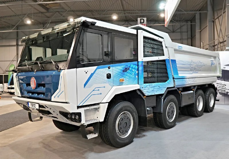 Компания Tatra представила первый полностью электрический грузовик Компания Tatra представила первый полностью электрический грузовик