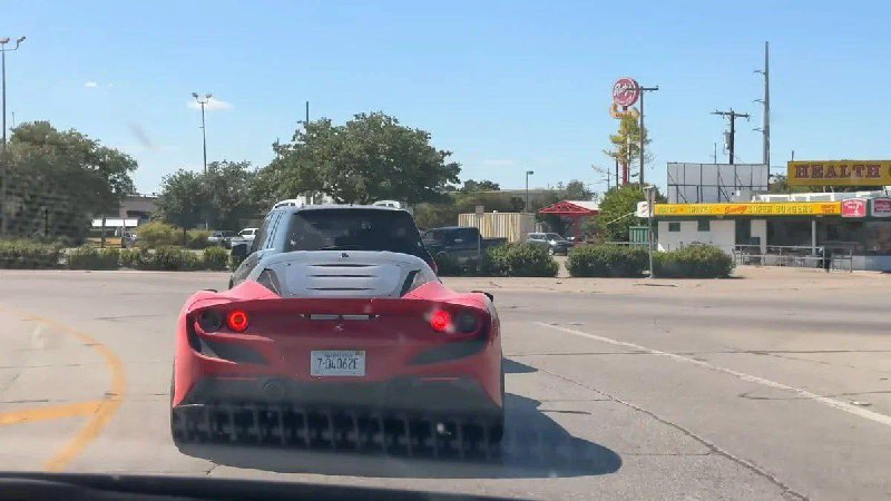 Автоблогера в США арестовали за неуплату налогов и уничтожение Ferrari Автоблогера в США арестовали за неуплату налогов и уничтожение Ferrari