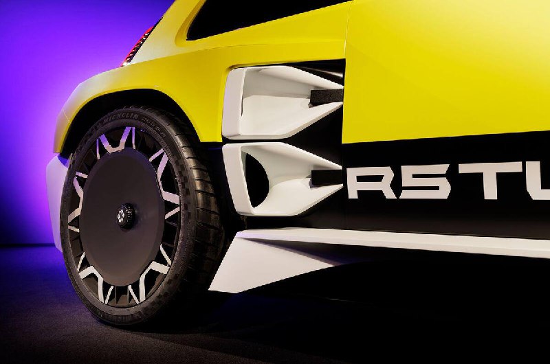 Renault представила революционный мини-суперкар на электротяге Renault представила революционный мини-суперкар на электротяге