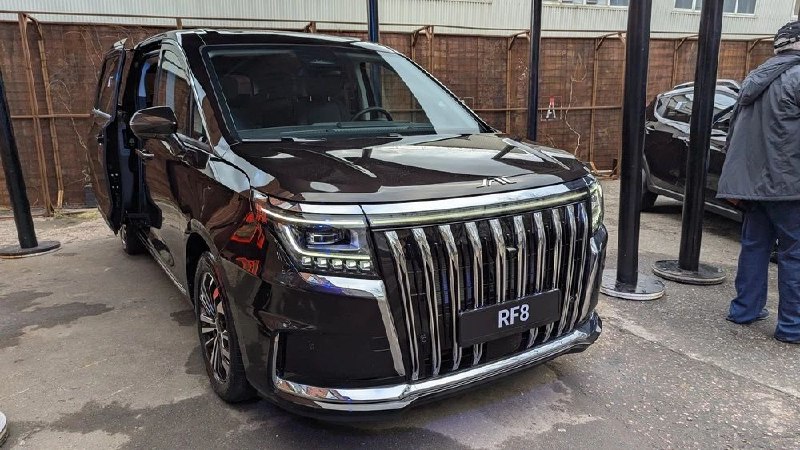 В России стартовали продажи нового минивэна JAC RF8: особенности и характеристики