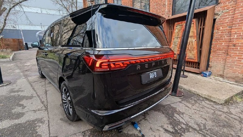 В России стартовали продажи нового минивэна JAC RF8: особенности и характеристики