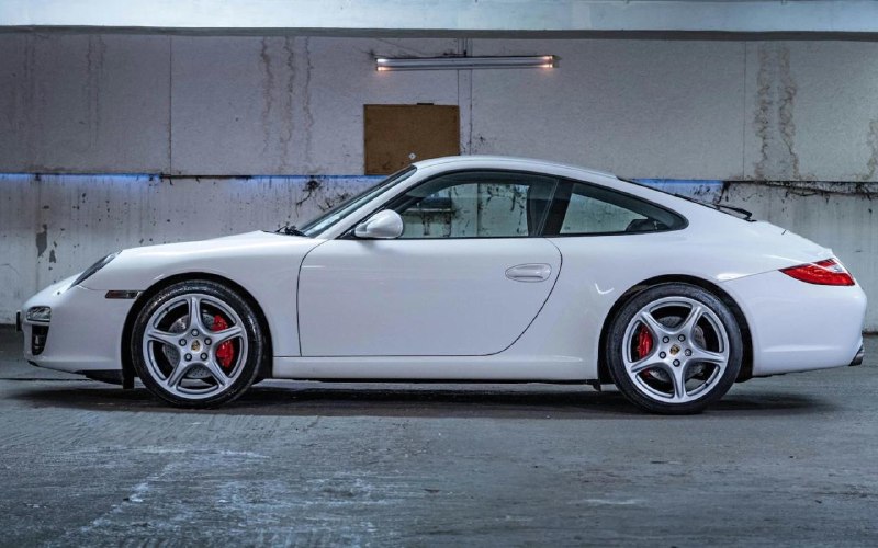 Джеймс Мэй выставил на аукцион свой Porsche 911 Carrera 2010 года