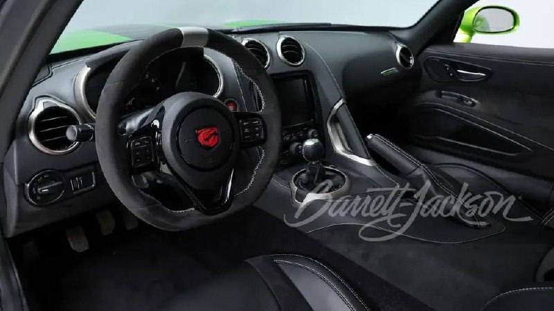 Редчайшая Dodge Viper ACR 2017 с минимальным пробегом выставлена на аукцион