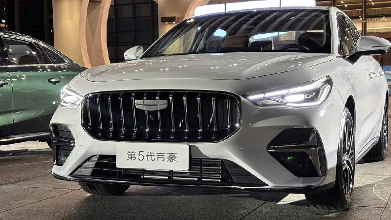 Выпуск нового поколения седана Geely Emgrand в Китае: особенности и цены Выпуск нового поколения седана Geely Emgrand в Китае: особенности и цены