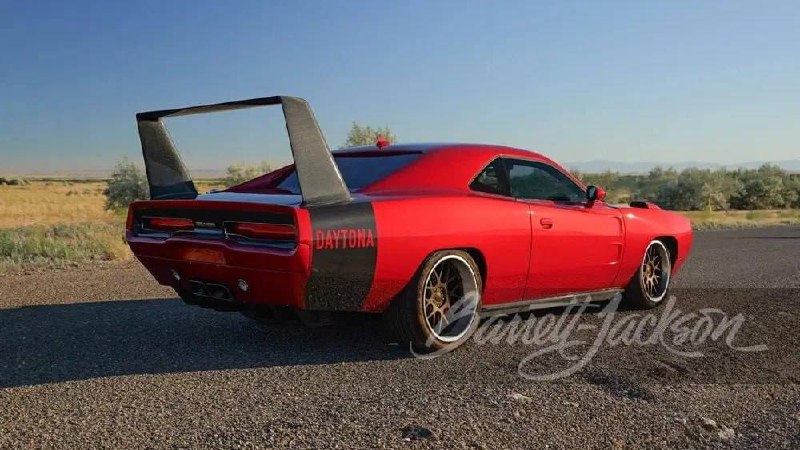 Модификация Dodge Challenger Hellcat Redeye 2022 с карбоновыми элементами и высокой мощностью Модификация Dodge Challenger Hellcat Redeye 2022 с карбоновыми элементами и высокой мощностью