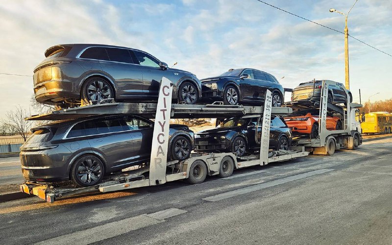 Снижение импорта новых автомобилей в Россию в 2025 году Снижение импорта новых автомобилей в Россию в 2025 году
