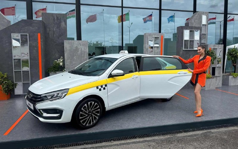 Lada Aura начнет работать в московском такси Lada Aura начнет работать в московском такси