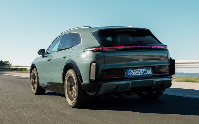 Новый электрокроссовер Porsche Cayenne с рекордным запасом хода и передовыми технологиями