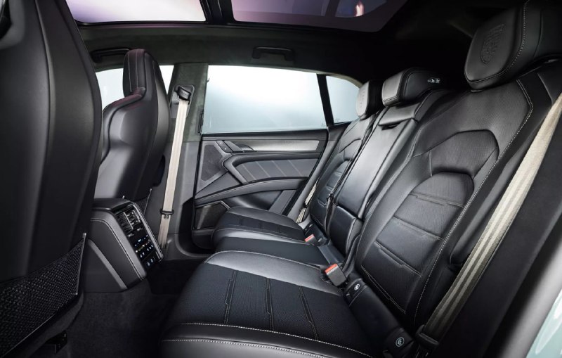 Новый электрокроссовер Porsche Cayenne с рекордным запасом хода и передовыми технологиями