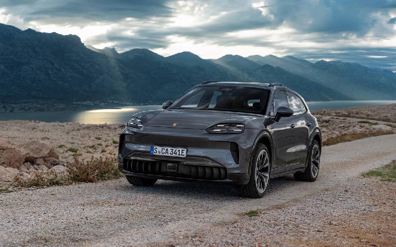 Новый электрический Porsche Cayenne удивляет своей мощностью и современным дизайном Новый электрический Porsche Cayenne удивляет своей мощностью и современным дизайном