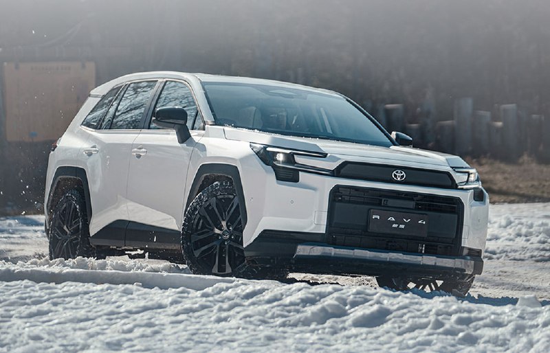 В Китае представлен новый бензиновый Toyota RAV4 шестого поколения