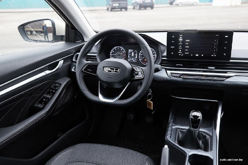 В России исключили самую доступную комплектацию Geely Emgrand и вводят новую модель конкурента В России исключили самую доступную комплектацию Geely Emgrand и вводят новую модель конкурента