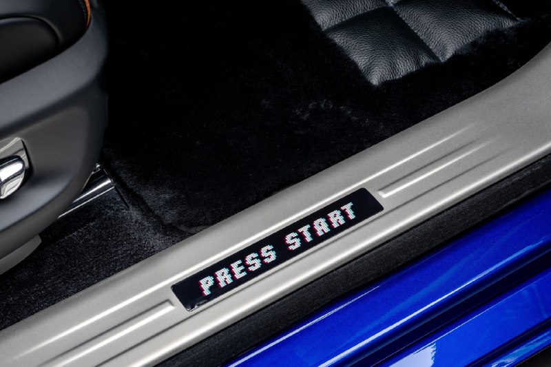 Уникальный Rolls-Royce Ghost в стиле ретро-видеоигр