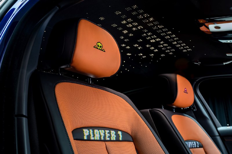 Уникальный Rolls-Royce Ghost в стиле ретро-видеоигр