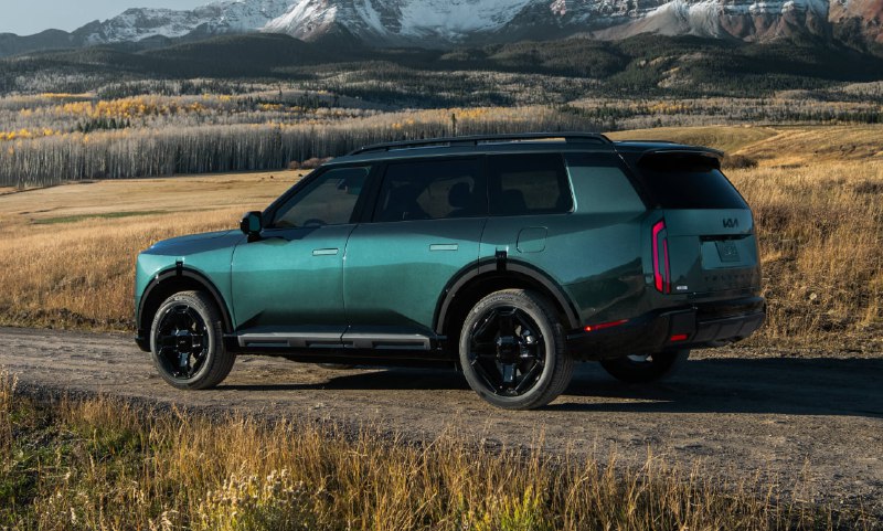 Kia представила новый Telluride Вместо прежнего атмосферного V6 модель теперь оснащается 2,5-литровым турбомотором на 274 л.с., а также впервые получила гибридную установку мощностью 329 л.с.Гибрид сочетает 2,5-литровую турбочетвёрку, два электромотора и 6-ступенчатый автомат. Kia представила новый Telluride Вместо прежнего атмосферного V6 модель теперь оснащается 2,5-литровым турбомотором на 274 л.с., а также впервые получила гибридную установку мощностью 329 л.с.Гибрид сочетает 2,5-литровую турбочетвёрку, два электромотора и 6-ступенчатый автомат.