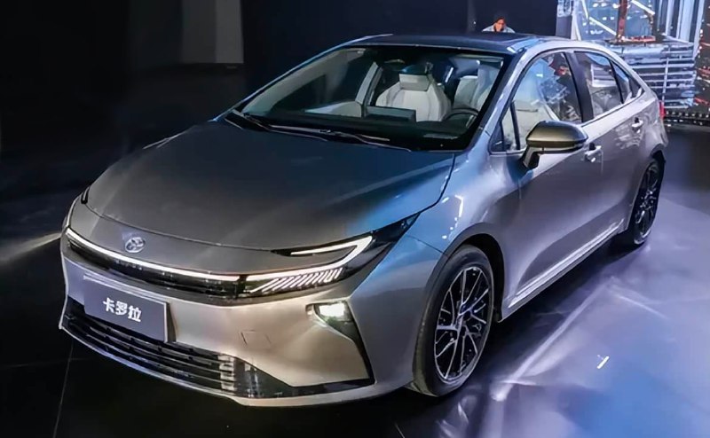 Обновлённая Toyota Corolla представлена в Китае Обновлённая Toyota Corolla представлена в Китае