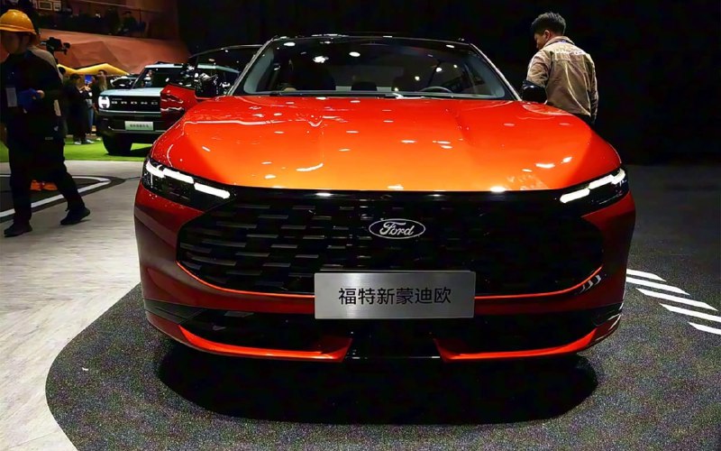 Обновлённый Ford Mondeo получил новые визуальные решения и увеличенную мощность двигателя Обновлённый Ford Mondeo получил новые визуальные решения и увеличенную мощность двигателя