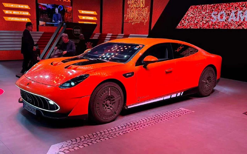Показан прототип электромобиля Mercedes-Benz AMG GT XX с расширенными технологиями