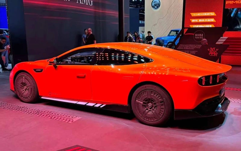 Показан прототип электромобиля Mercedes-Benz AMG GT XX с расширенными технологиями