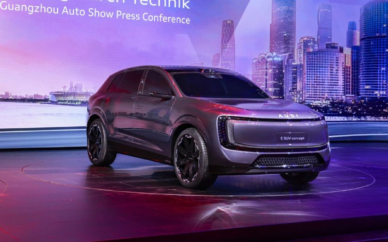 Новый Audi E SUV: инновационный дизайн без фирменных колец Новый Audi E SUV: инновационный дизайн без фирменных колец