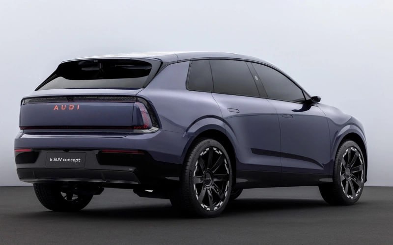 Новый Audi E SUV: инновационный дизайн без фирменных колец Новый Audi E SUV: инновационный дизайн без фирменных колец
