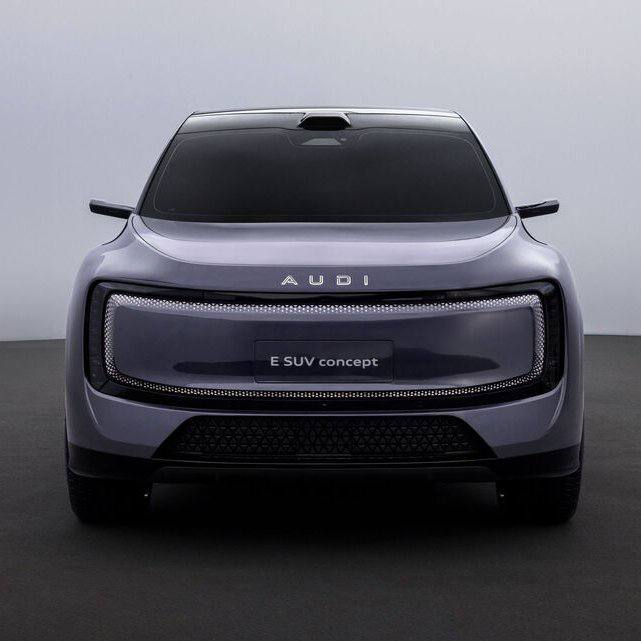 Audi презентовала концепт внедорожника E и раскрыла его характеристики Audi презентовала концепт внедорожника E и раскрыла его характеристики