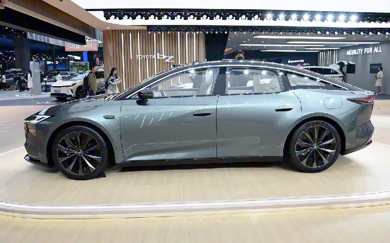 Toyota представляет электроседан bZ7 в Китае как альтернативу Tesla Model S Toyota представляет электроседан bZ7 в Китае как альтернативу Tesla Model S