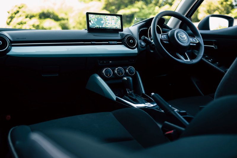Обновленная Mazda2 2026 — новые функции и цены для японского рынка