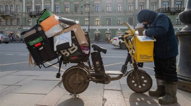Петербургские курьеры столкнулись с новыми ограничениями на работу