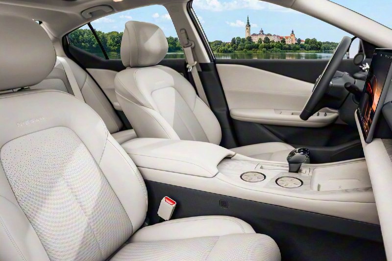 На рынке появился обновлённый Nissan Teana: новый дизайн и технологии На рынке появился обновлённый Nissan Teana: новый дизайн и технологии