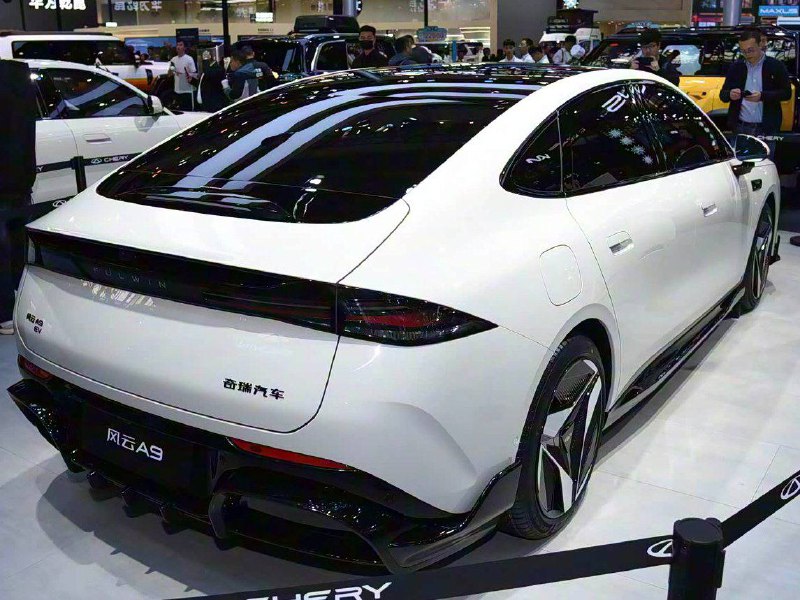 В Китае представлен новый электроседан Chery Fulwin A9 EV