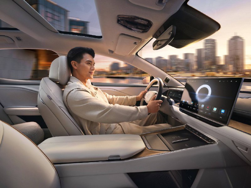 Новые официальные фото интерьера - Toyota bZ7.bZ7 оснащён системой Huawei Harmony Space 5.0 (интеллектуальная система кабины) и операционной системой Huawei Harmony OS.