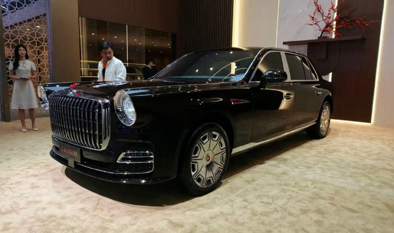 Люксовый китайский седан Hongqi Guoli Danxia представлен в Гуанчжоу Люксовый китайский седан Hongqi Guoli Danxia представлен в Гуанчжоу