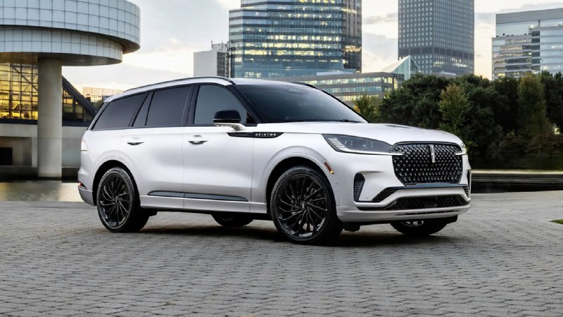 Lincoln Aviator 2025 добрался до России В салонах дилеров Москвы появились новые премиальные внедорожники Lincoln Aviator 2025 модельного года в максимальной версии Reserve. Lincoln Aviator 2025 добрался до России В салонах дилеров Москвы появились новые премиальные внедорожники Lincoln Aviator 2025 модельного года в максимальной версии Reserve.