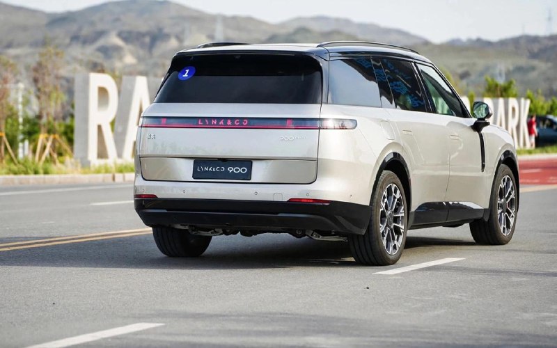 Реальные цены на новейший Lynk & Co 900 в российских дилерских центрах