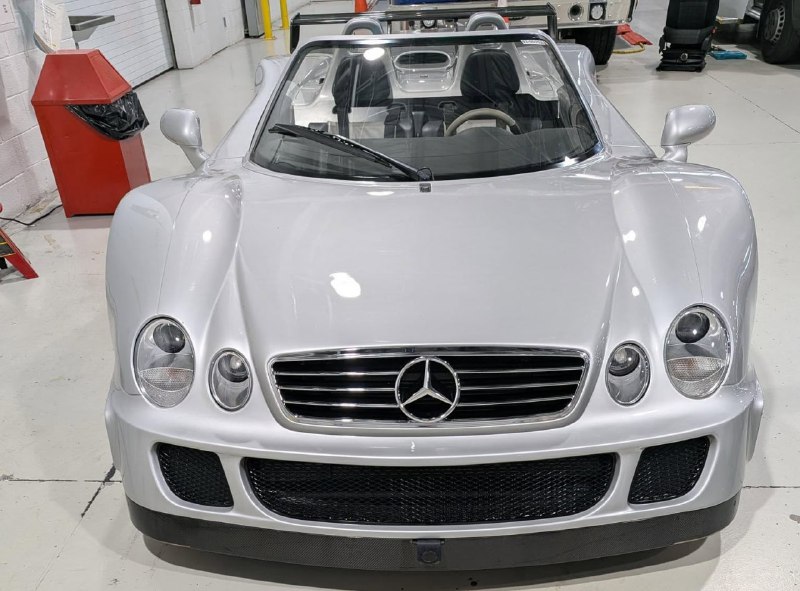 ФБР конфисковало роскошный Mercedes CLK-GTR у одного из разыскиваемых преступников