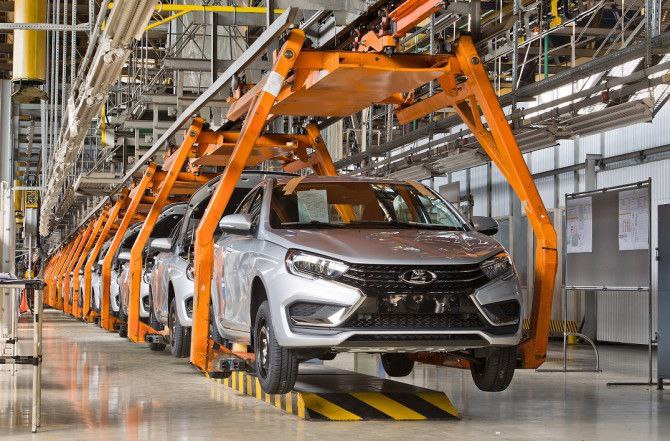 АвтоВАЗ сокращает рабочие смены и ужесточает кадровую политику вследствие падения спроса АвтоВАЗ сокращает рабочие смены и ужесточает кадровую политику вследствие падения спроса