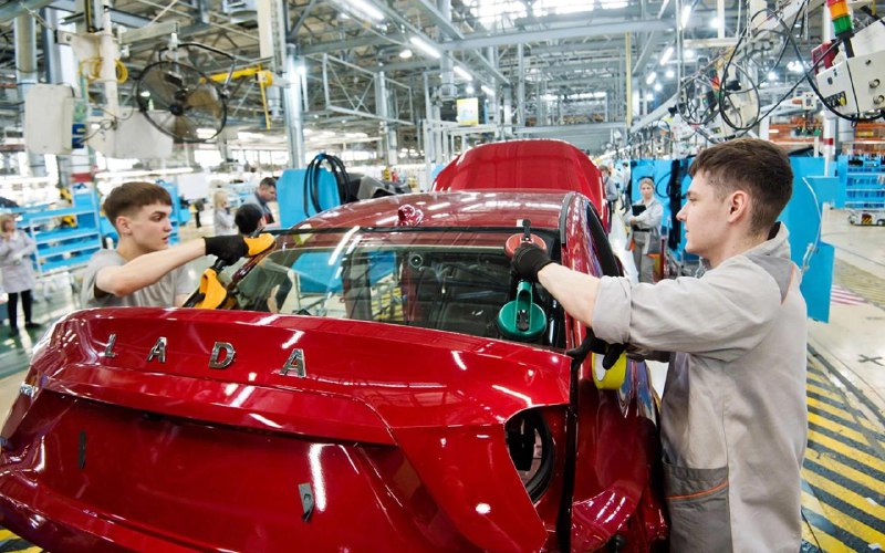 АвтоВАЗ возобновляет пятидневный рабочий график в 2026 году АвтоВАЗ возобновляет пятидневный рабочий график в 2026 году