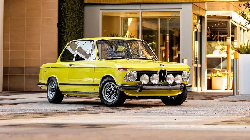 Необычный электромобиль на аукционе: классический BMW 2002 переделан в электромобиль Необычный электромобиль на аукционе: классический BMW 2002 переделан в электромобиль