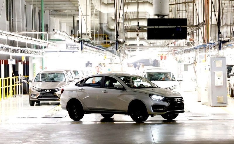 Снижение производства легковых автомобилей в России продолжается Снижение производства легковых автомобилей в России продолжается