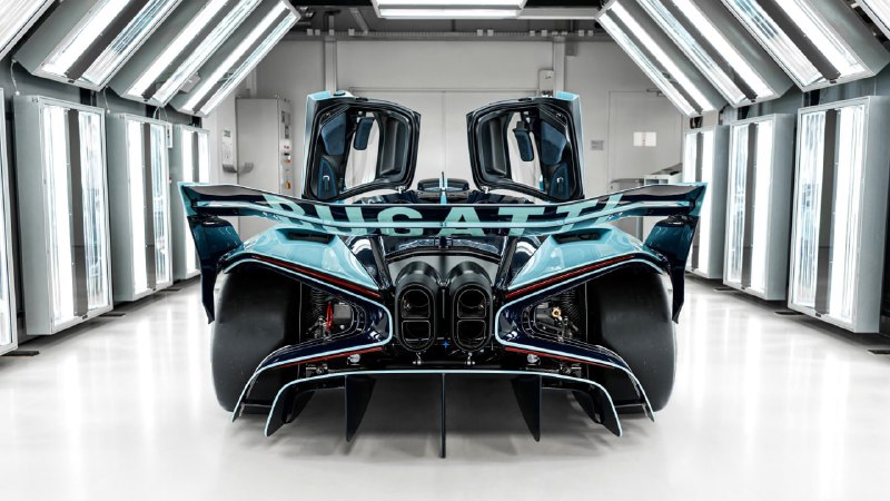 Завершена серия уникальных трековых суперкаров Bugatti Bolide Завершена серия уникальных трековых суперкаров Bugatti Bolide