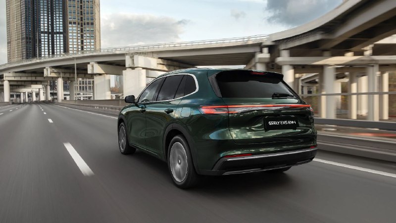 В России стартовали продажи гибридного кроссовера Geely EX5 EM-i В России стартовали продажи гибридного кроссовера Geely EX5 EM-i