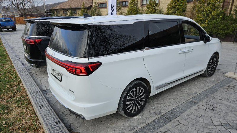 На дорогах Краснодарского края пробуем новый минивэн JAC RF8. На дорогах Краснодарского края пробуем новый минивэн JAC RF8.