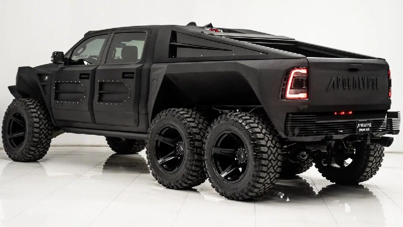 Редкий шестиколёсный внедорожник Ram Juggernault 6×6 выставлен на продажу Редкий шестиколёсный внедорожник Ram Juggernault 6×6 выставлен на продажу