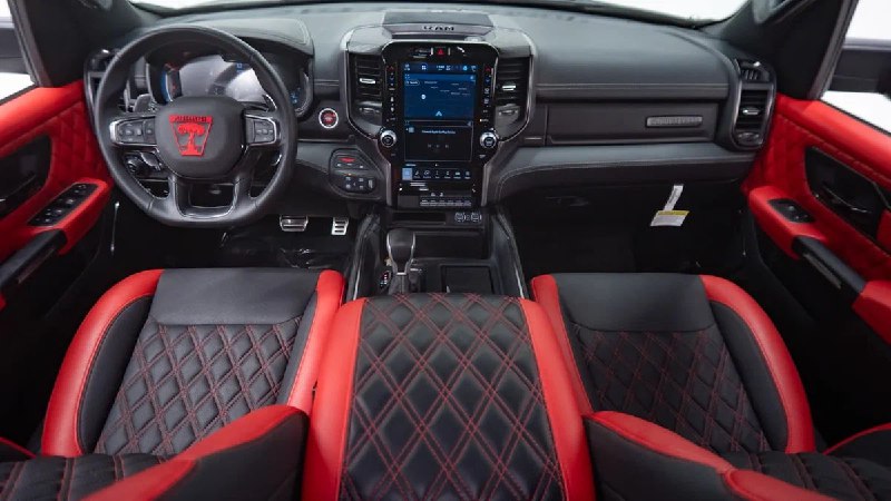 Редкий шестиколёсный внедорожник Ram Juggernault 6×6 выставлен на продажу Редкий шестиколёсный внедорожник Ram Juggernault 6×6 выставлен на продажу