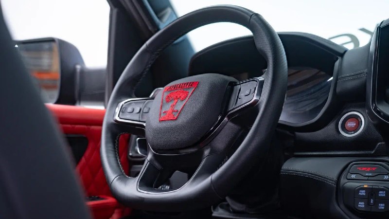 Редкий шестиколёсный внедорожник Ram Juggernault 6×6 выставлен на продажу Редкий шестиколёсный внедорожник Ram Juggernault 6×6 выставлен на продажу