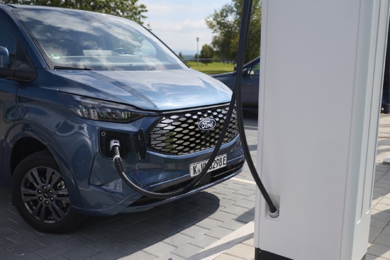 Обновленный электромобиль Ford E-Transit Custom получил полный привод и усовершенствованные технические характеристики Обновленный электромобиль Ford E-Transit Custom получил полный привод и усовершенствованные технические характеристики