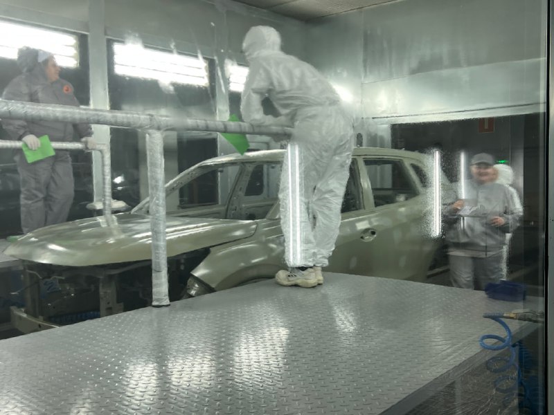 Российский автозавод Evolute запустил производство электромобилей и гибридов с новым технологическим комплексом