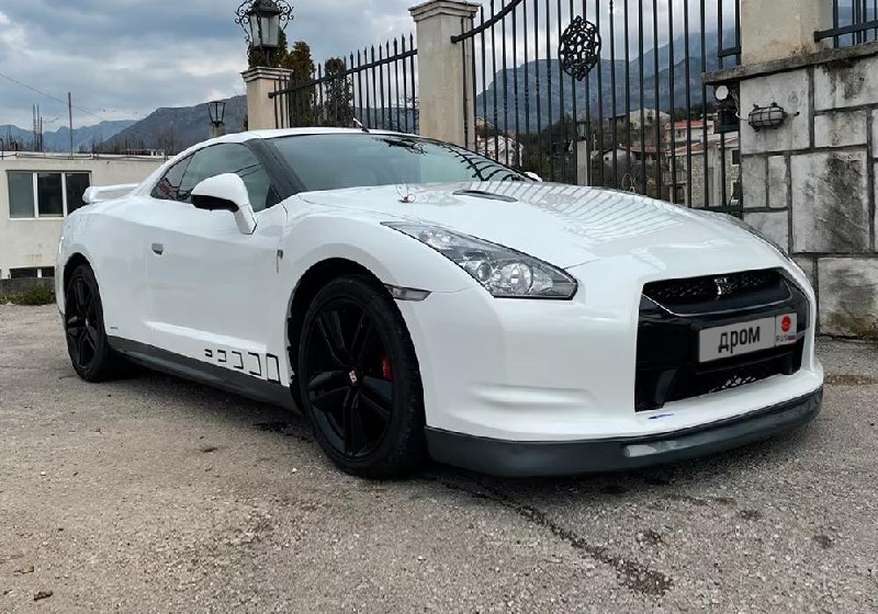 Необычный Nissan GT-R R35 с передним приводом и механической коробкой найден в Хорватии